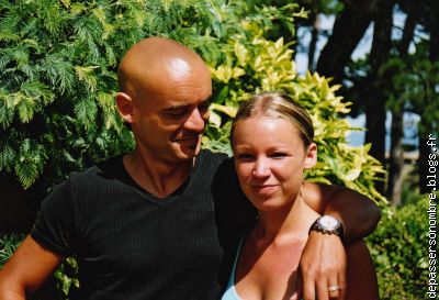 Un fr�re protecteur et attentionn�